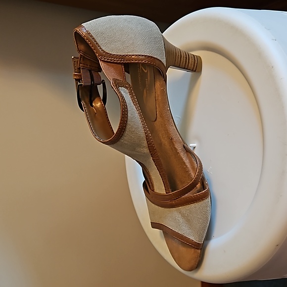 A2 by Aerosoles Open Toe Heels 11M Tan and Brown - Picture 3 of 7